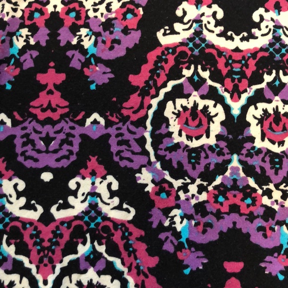 LuLaRoe Perfect T - Picture 2 of 5